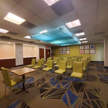 Holiday Inn Express Hotel & Suites Miami - Hialeah By Ihg Exterior foto