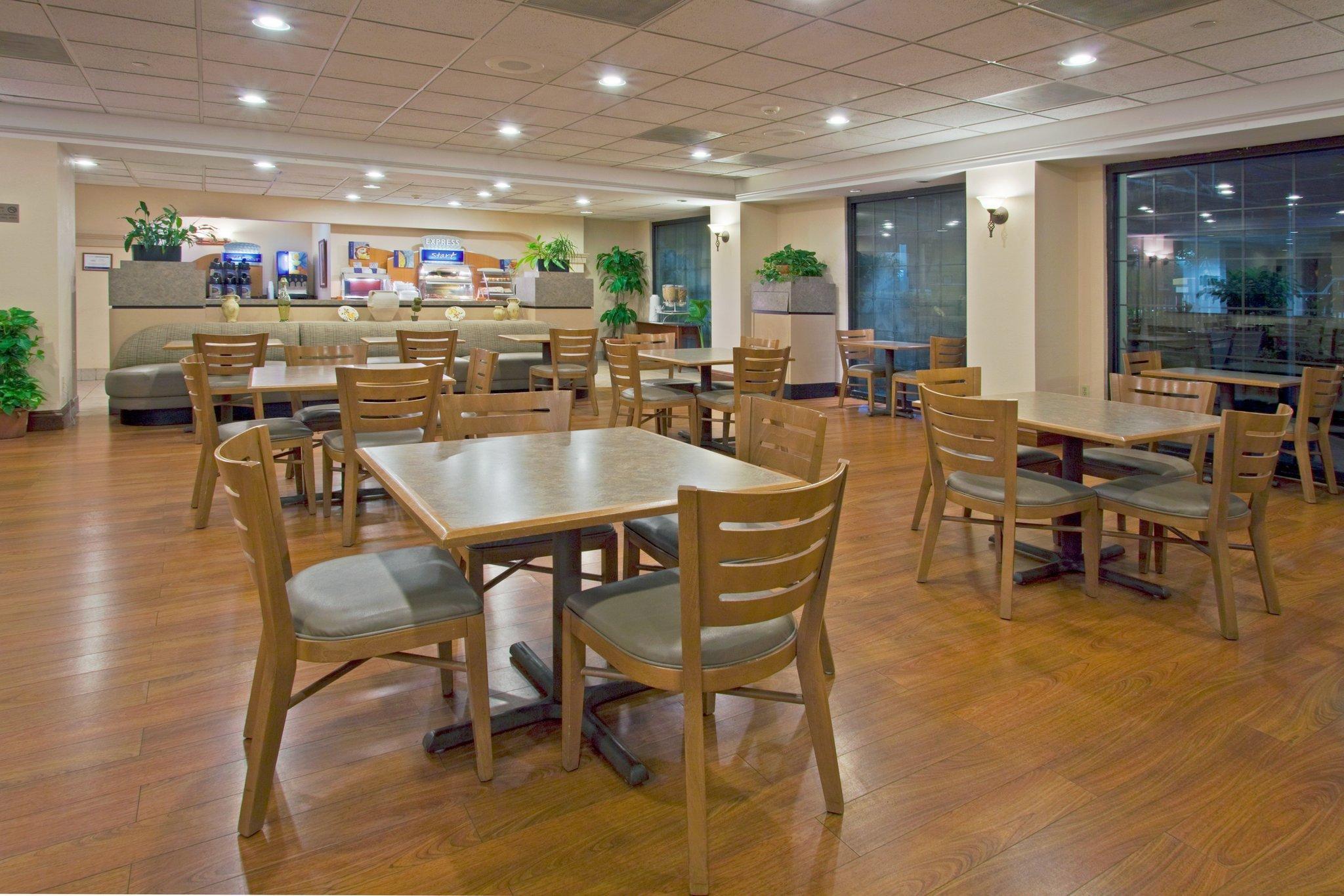 Holiday Inn Express Hotel & Suites Miami - Hialeah By Ihg Exterior foto