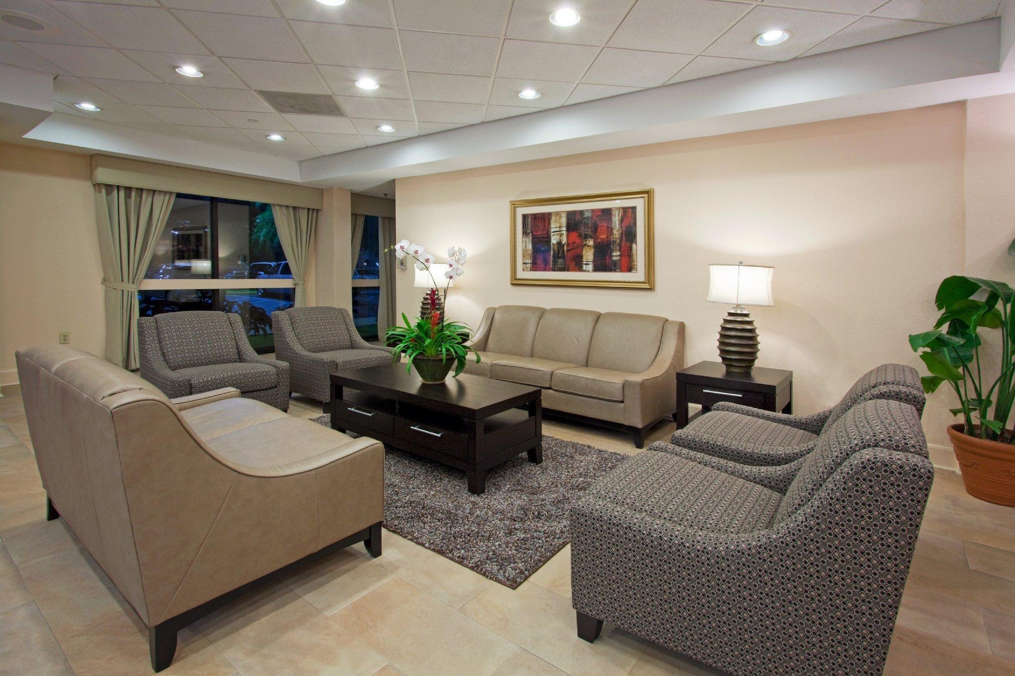 Holiday Inn Express Hotel & Suites Miami - Hialeah By Ihg Exterior foto