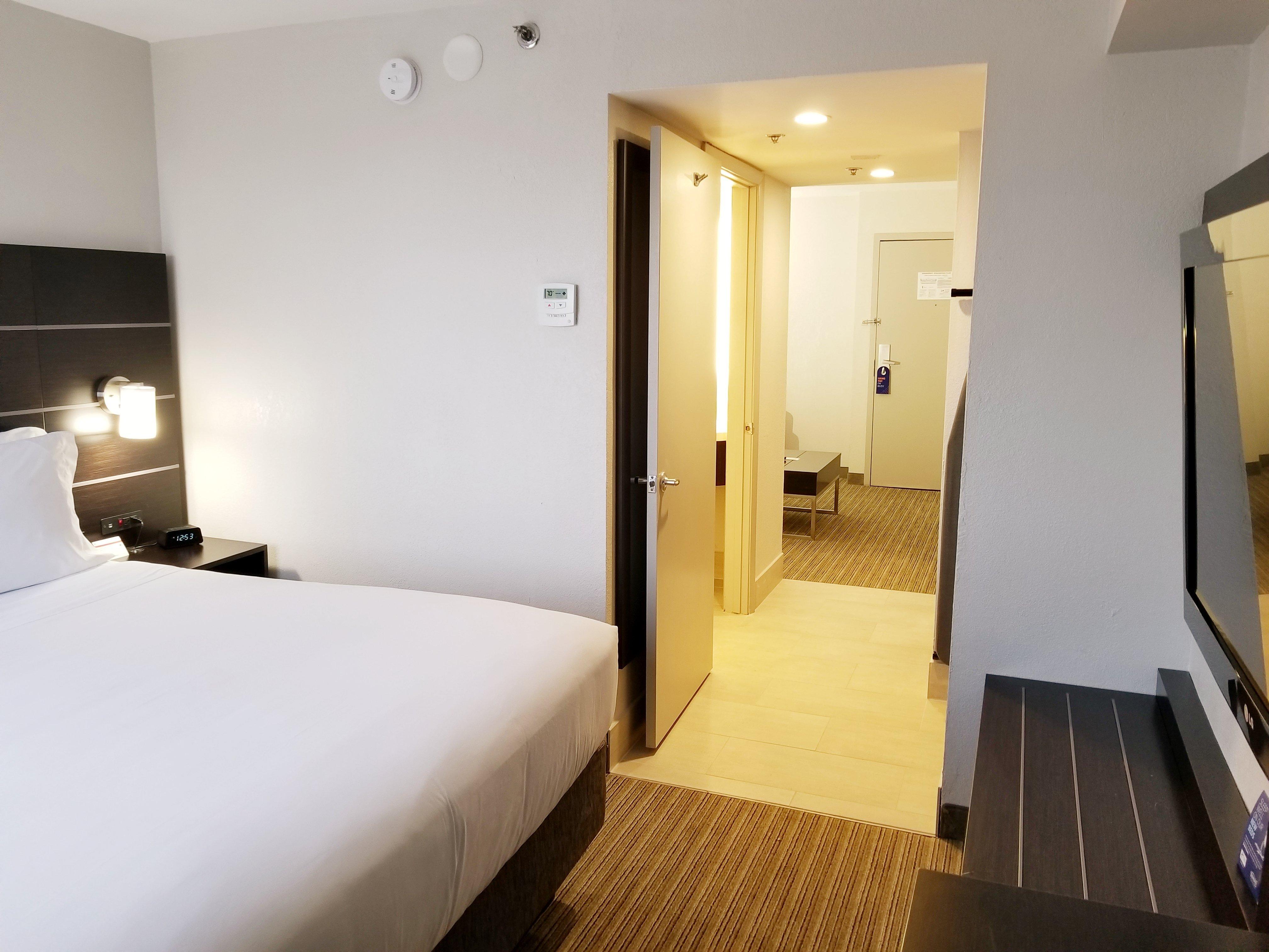 Holiday Inn Express Hotel & Suites Miami - Hialeah By Ihg Exterior foto
