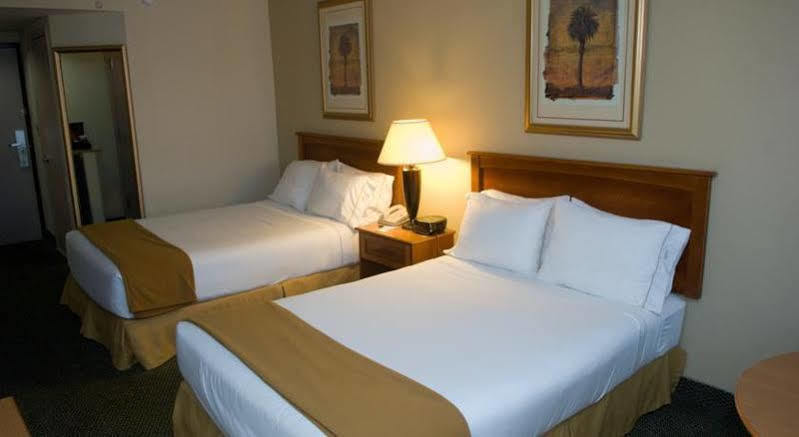 Holiday Inn Express Hotel & Suites Miami - Hialeah By Ihg Exterior foto
