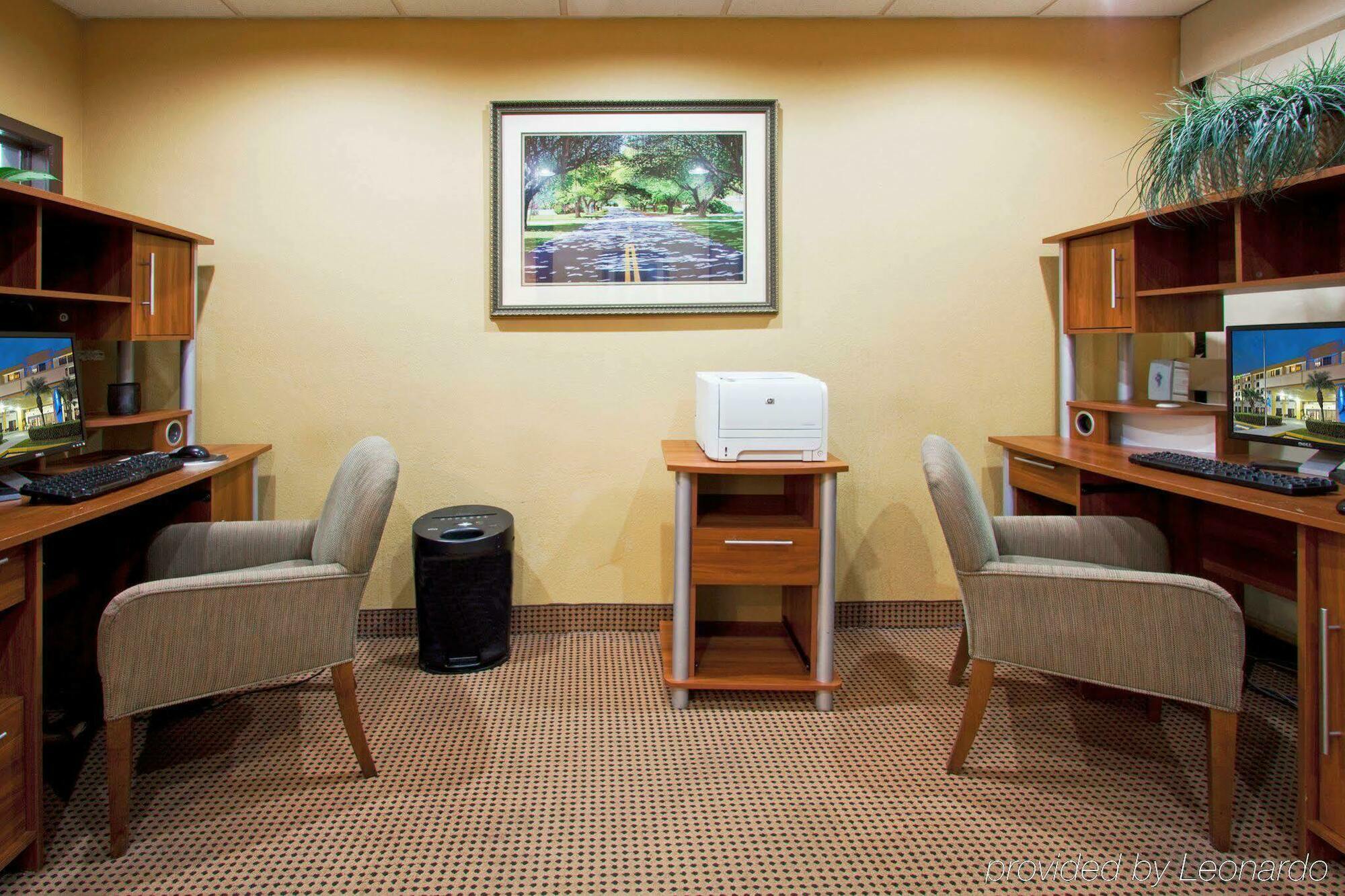Holiday Inn Express Hotel & Suites Miami - Hialeah By Ihg Exterior foto